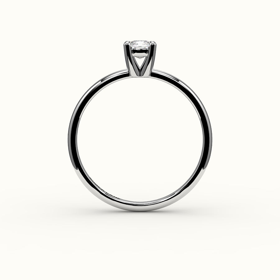 Anillo solitario clásico con montura de cojín alargada