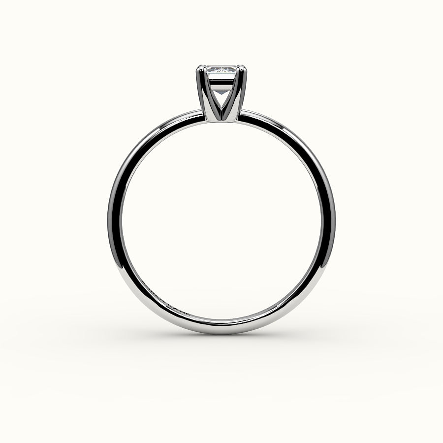 Engaste clásico de anillo solitario de talla esmeralda