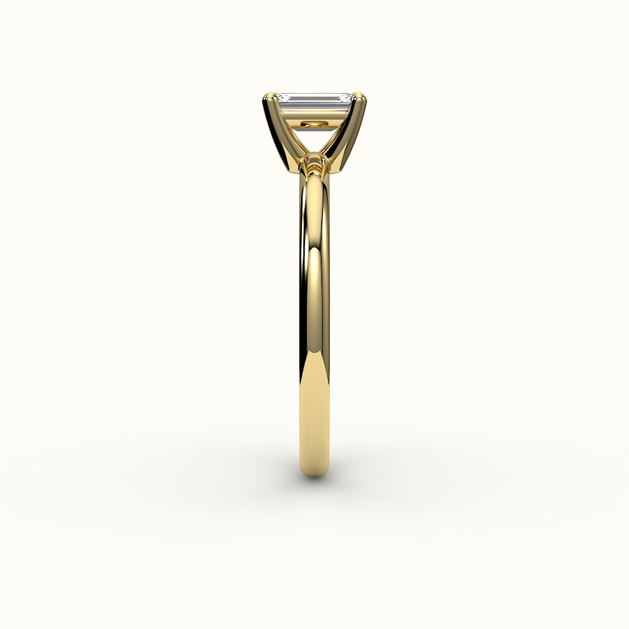 Engaste clásico de anillo solitario de talla esmeralda