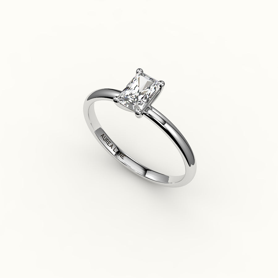 Engaste de anillo solitario clásico de corte radiante