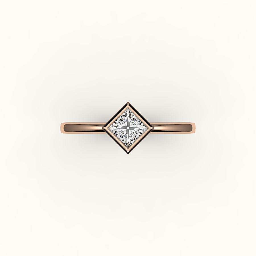 Conjunto de brújula con bisel de corte princesa y engaste de anillo