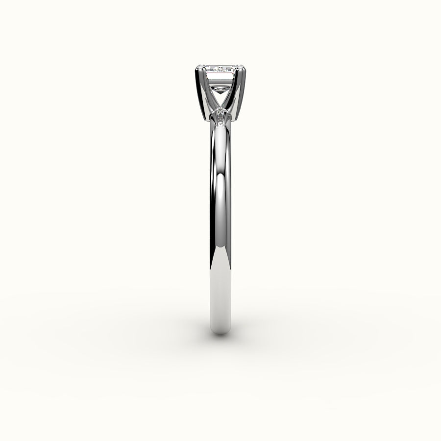 Engaste de anillo solitario de corte esmeralda este-oeste