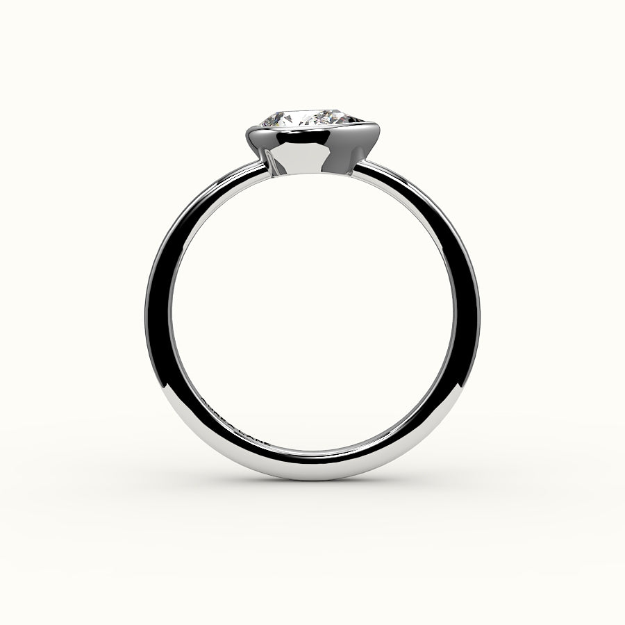 Engaste de anillo con bisel de corte de pera este-oeste