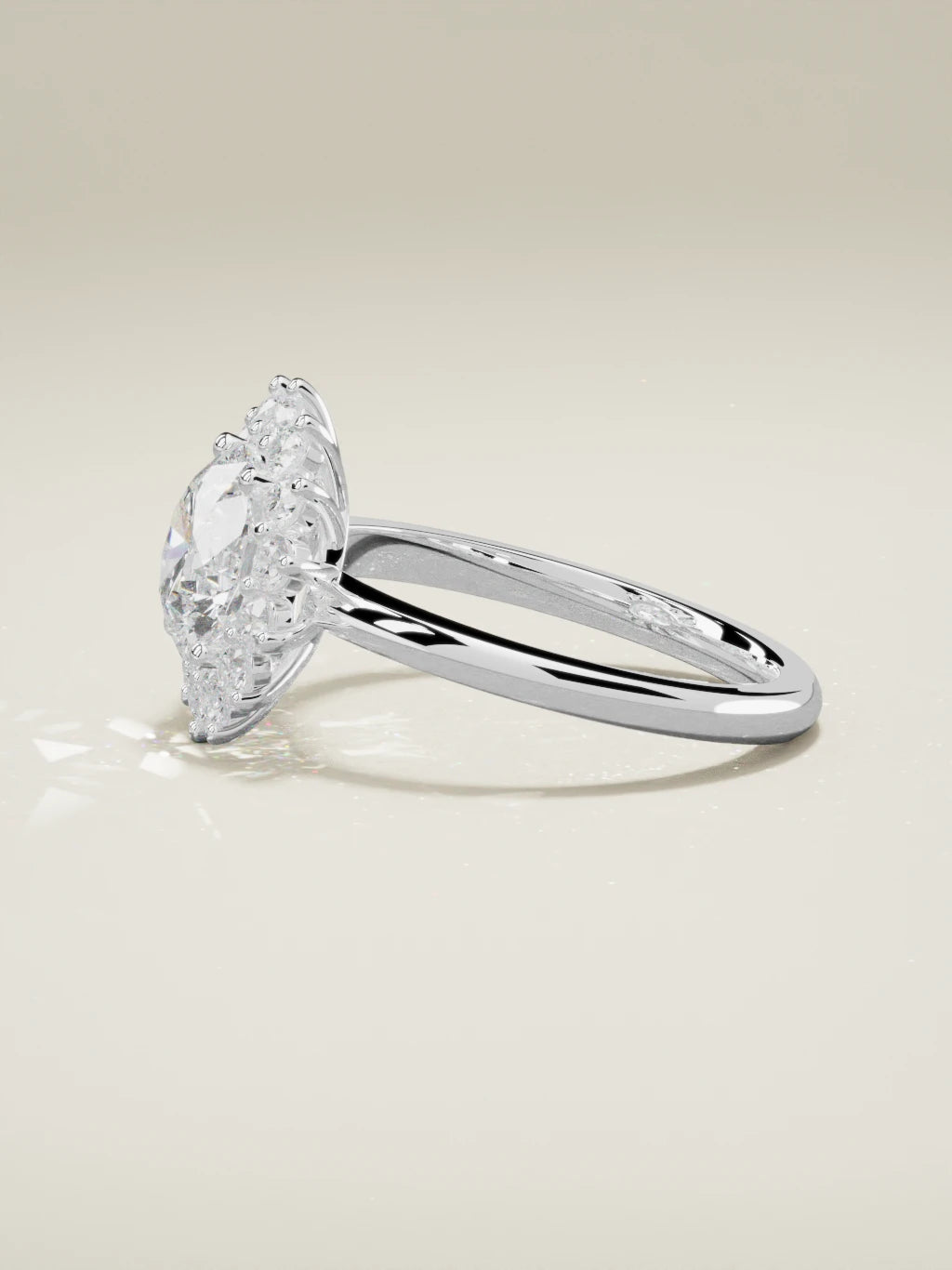The Aura, solitario con diamante redondo de laboratorio en oro blanco 14K, vista lateral