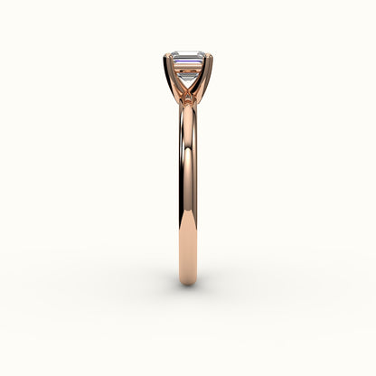 Engaste de anillo solitario de corte Asscher clásico