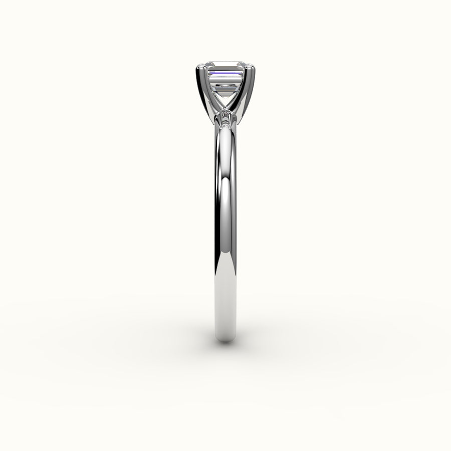 Engaste de anillo solitario de corte Asscher clásico