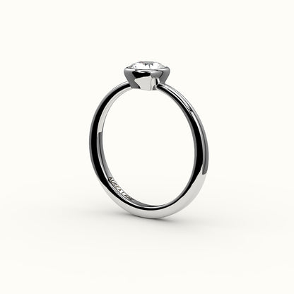 Engaste clásico de anillo con bisel de corte cojín