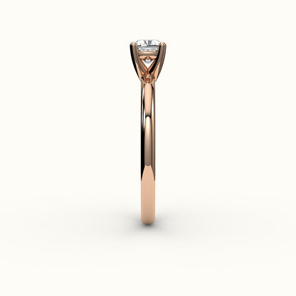 Engaste de anillo solitario de talla cojín clásica