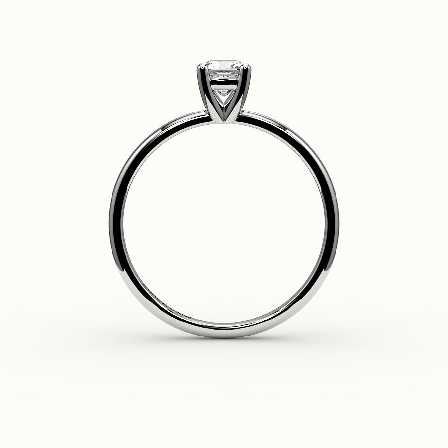 Engaste de anillo solitario de talla cojín clásica