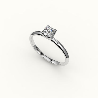 Engaste de anillo solitario de talla cojín clásica