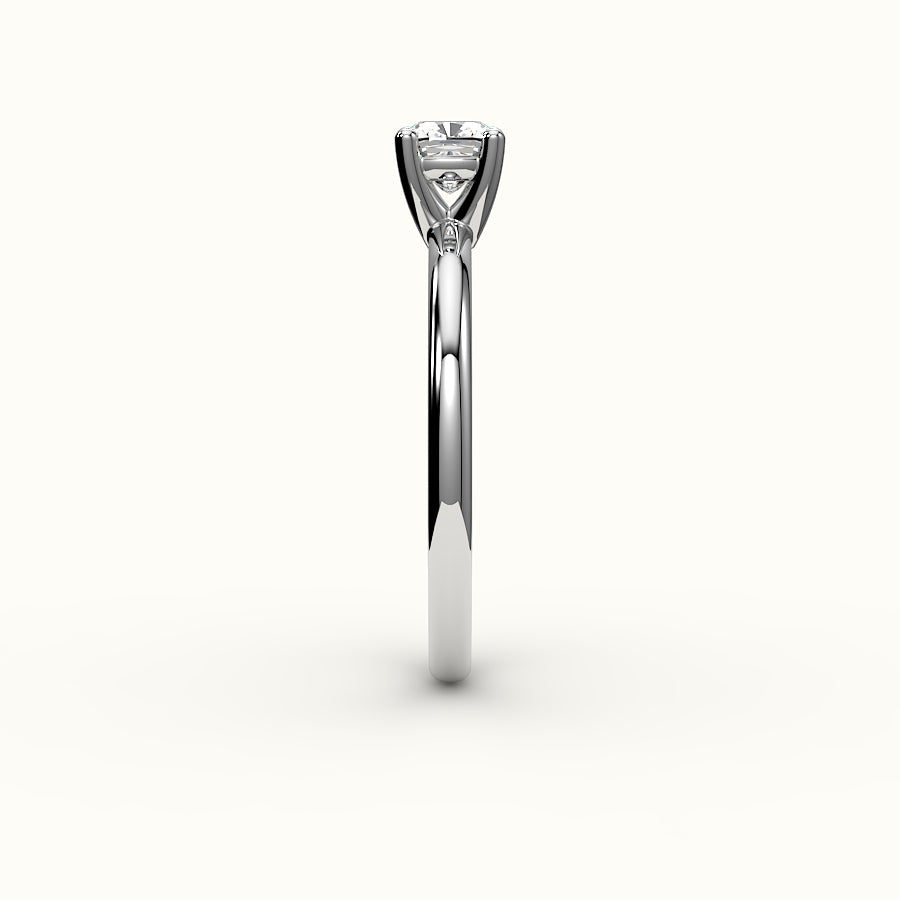 Engaste de anillo solitario de talla cojín clásica
