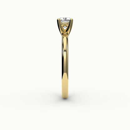 Engaste de anillo solitario de talla cojín clásica