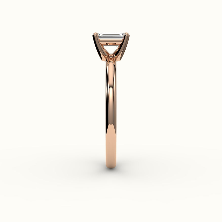 Engaste clásico de anillo solitario de talla esmeralda