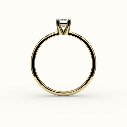 Engaste clásico de anillo solitario de talla esmeralda