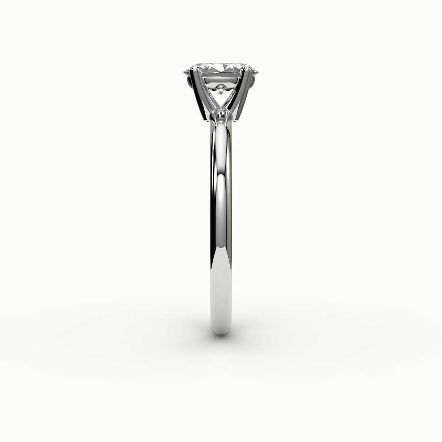 Engaste clásico de anillo solitario ovalado