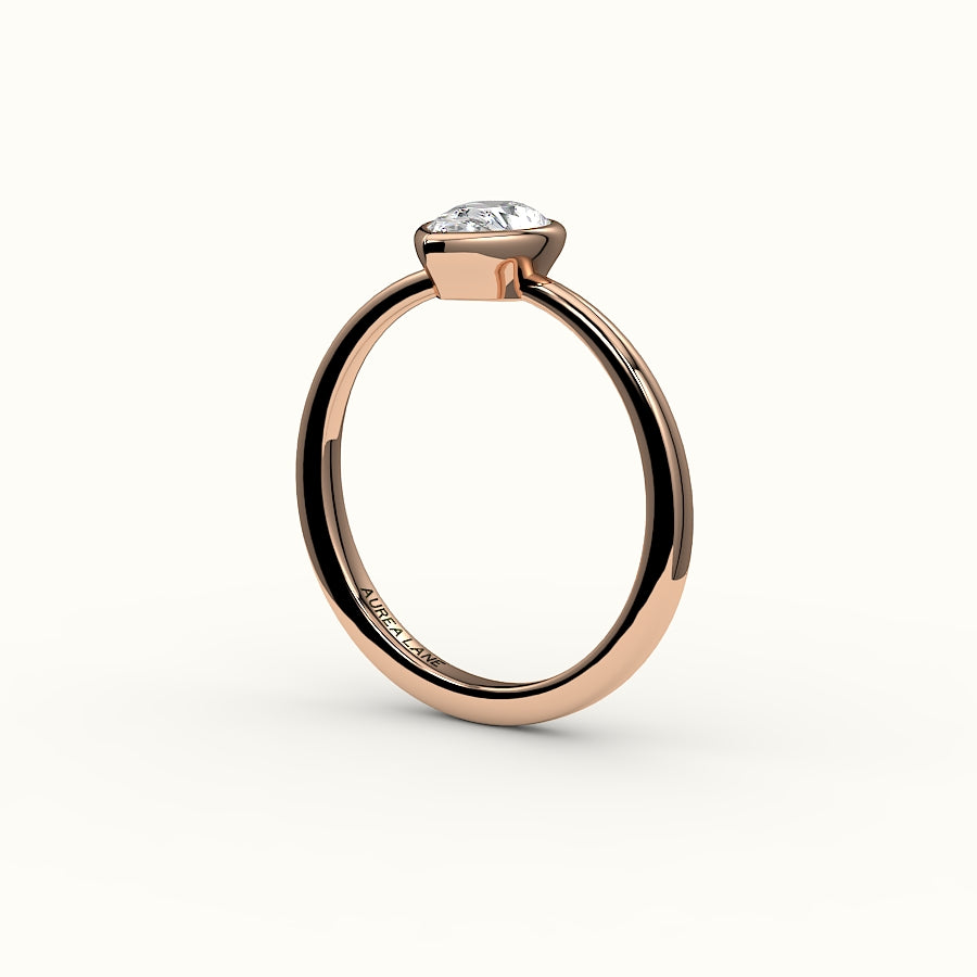 Engaste de anillo con bisel de corte de pera clásico
