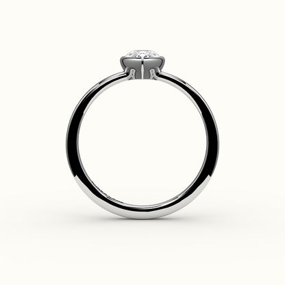 Engaste de anillo con bisel de corte de pera clásico