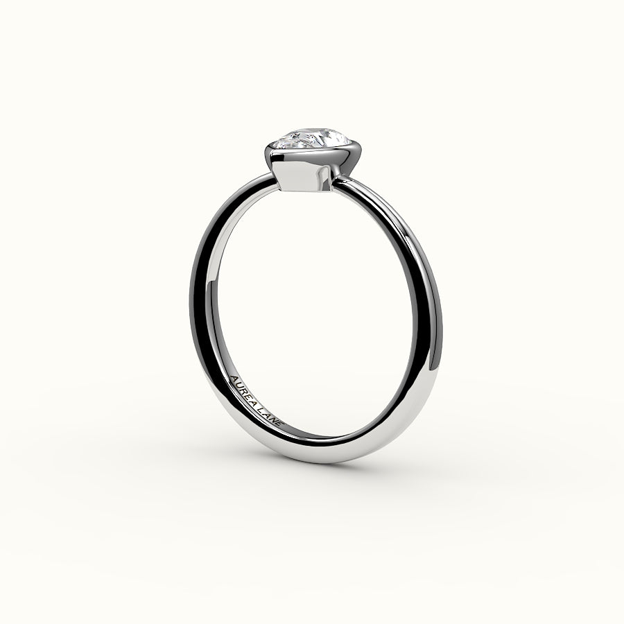 Engaste de anillo con bisel de corte de pera clásico