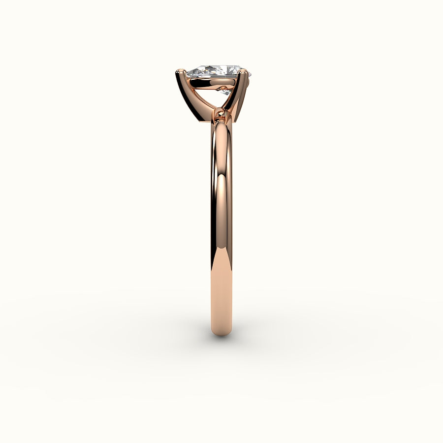 Engaste de anillo solitario clásico de corte de pera