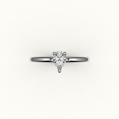 Engaste de anillo solitario clásico de corte de pera