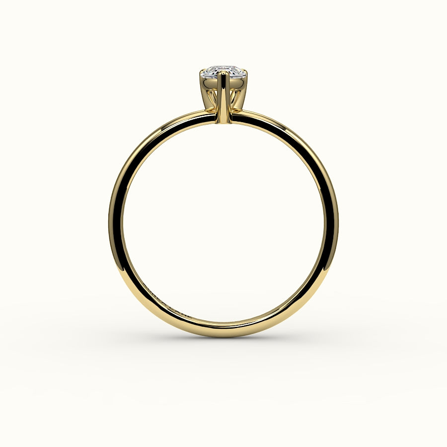 Engaste de anillo solitario clásico de corte de pera