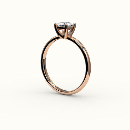 Engaste de anillo solitario de corte princesa con riel de soporte