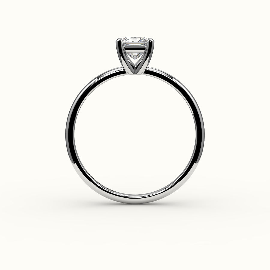 Engaste de anillo solitario de corte princesa con riel de soporte