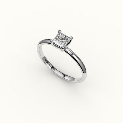 Engaste de anillo solitario de corte princesa con riel de soporte