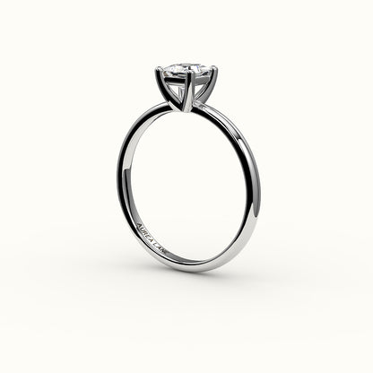 Engaste de anillo solitario de corte princesa con riel de soporte
