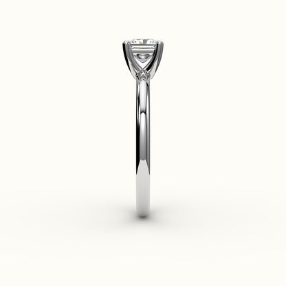 Engaste de anillo solitario de corte princesa con riel de soporte