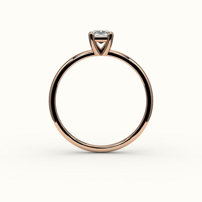 Engaste de anillo solitario clásico de corte radiante