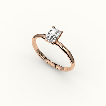 Engaste de anillo solitario clásico de corte radiante