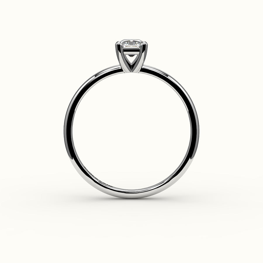 Engaste de anillo solitario clásico de corte radiante
