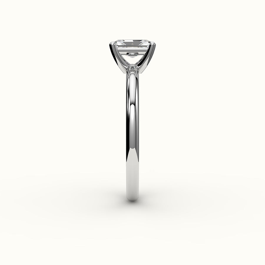 Engaste de anillo solitario clásico de corte radiante