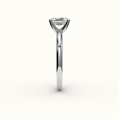 Engaste de anillo solitario clásico de corte radiante