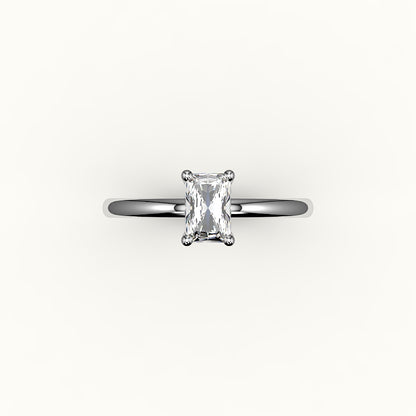 Engaste de anillo solitario clásico de corte radiante
