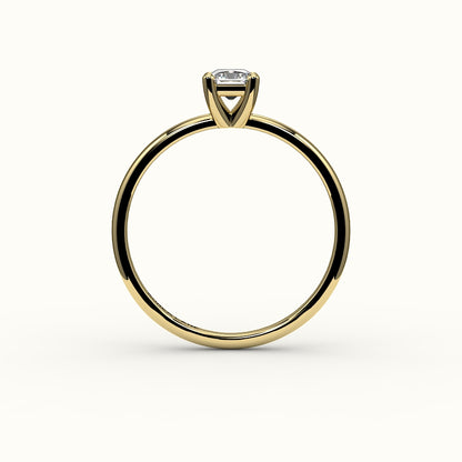 Engaste de anillo solitario clásico de corte radiante