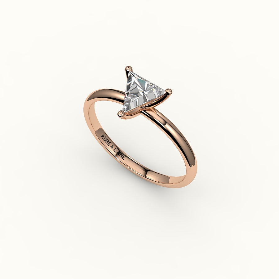 Engaste de anillo solitario de corte triangular