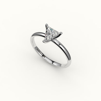 Engaste de anillo solitario de corte triangular