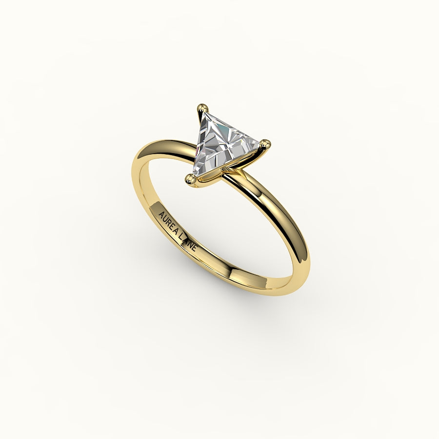 Engaste de anillo solitario de corte triangular