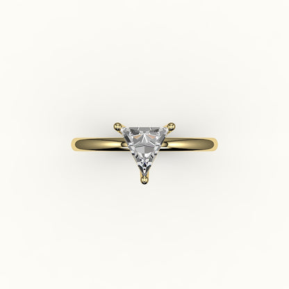 Engaste de anillo solitario de corte triangular