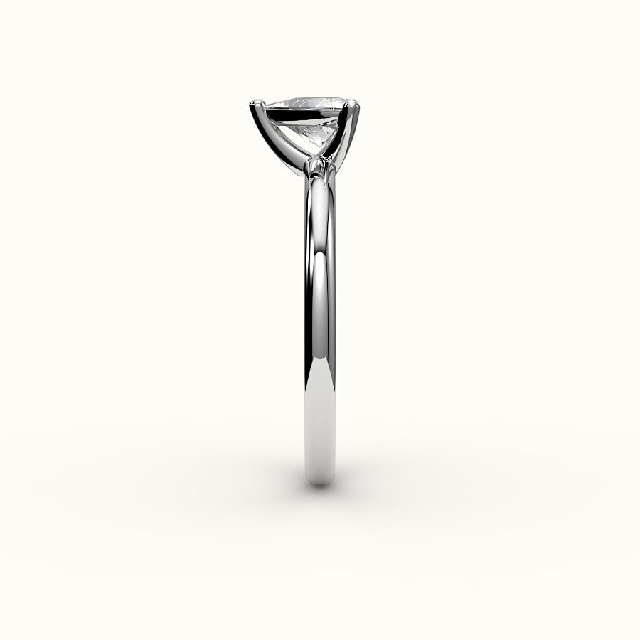 Engaste de anillo solitario de corte trillón