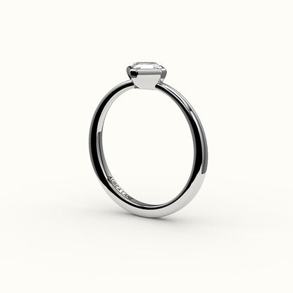 Juego de brújula con bisel de corte Asscher y engaste de anillo