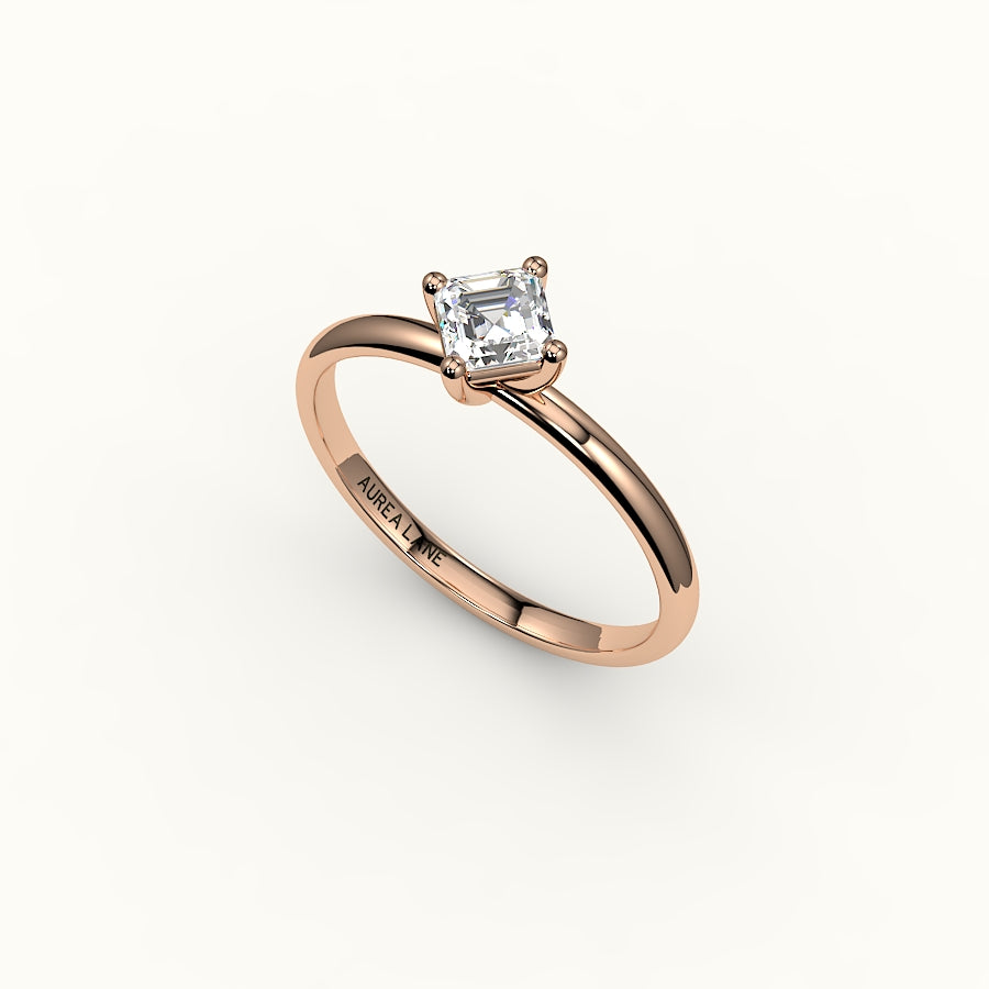 Anillo solitario con corte Asscher y brújula
