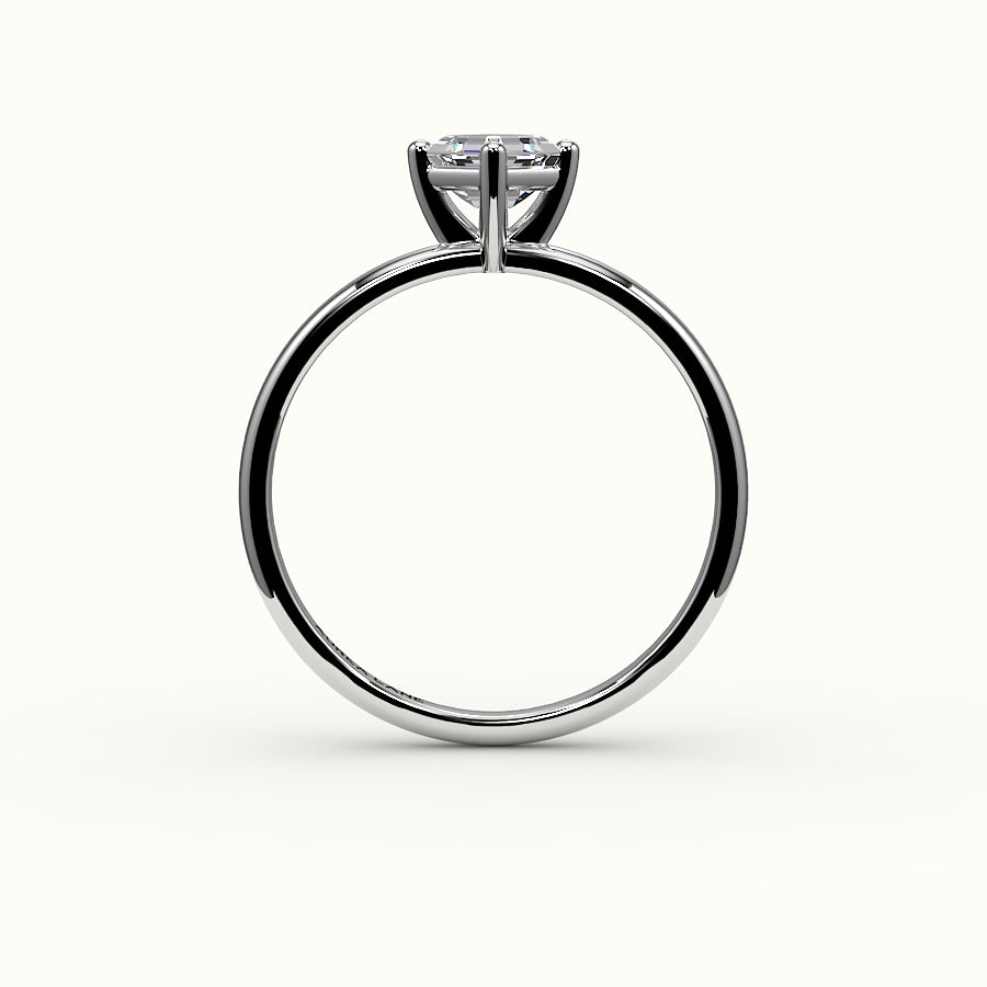 Anillo solitario con corte Asscher y brújula