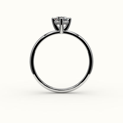 Anillo solitario con corte cojín y brújula