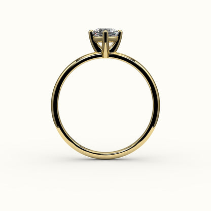 Anillo solitario con corte cojín y brújula
