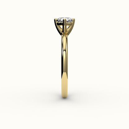 Anillo solitario con corte cojín y brújula