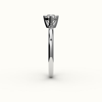 Anillo solitario con corte octogonal y brújula