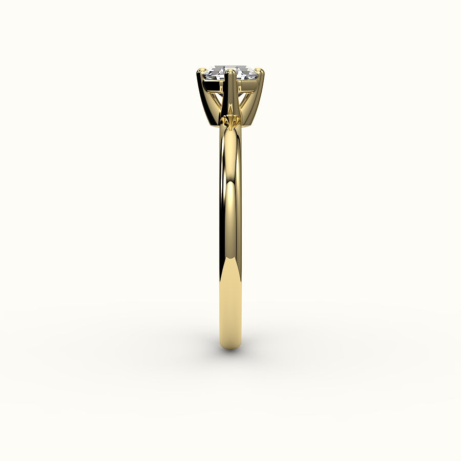 Anillo solitario con corte octogonal y brújula
